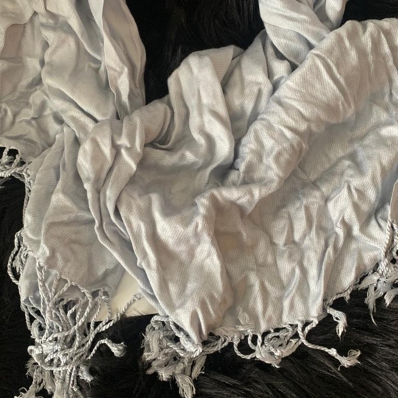 KOHL'S Comfort Grey scarf - Picture 4 of 6